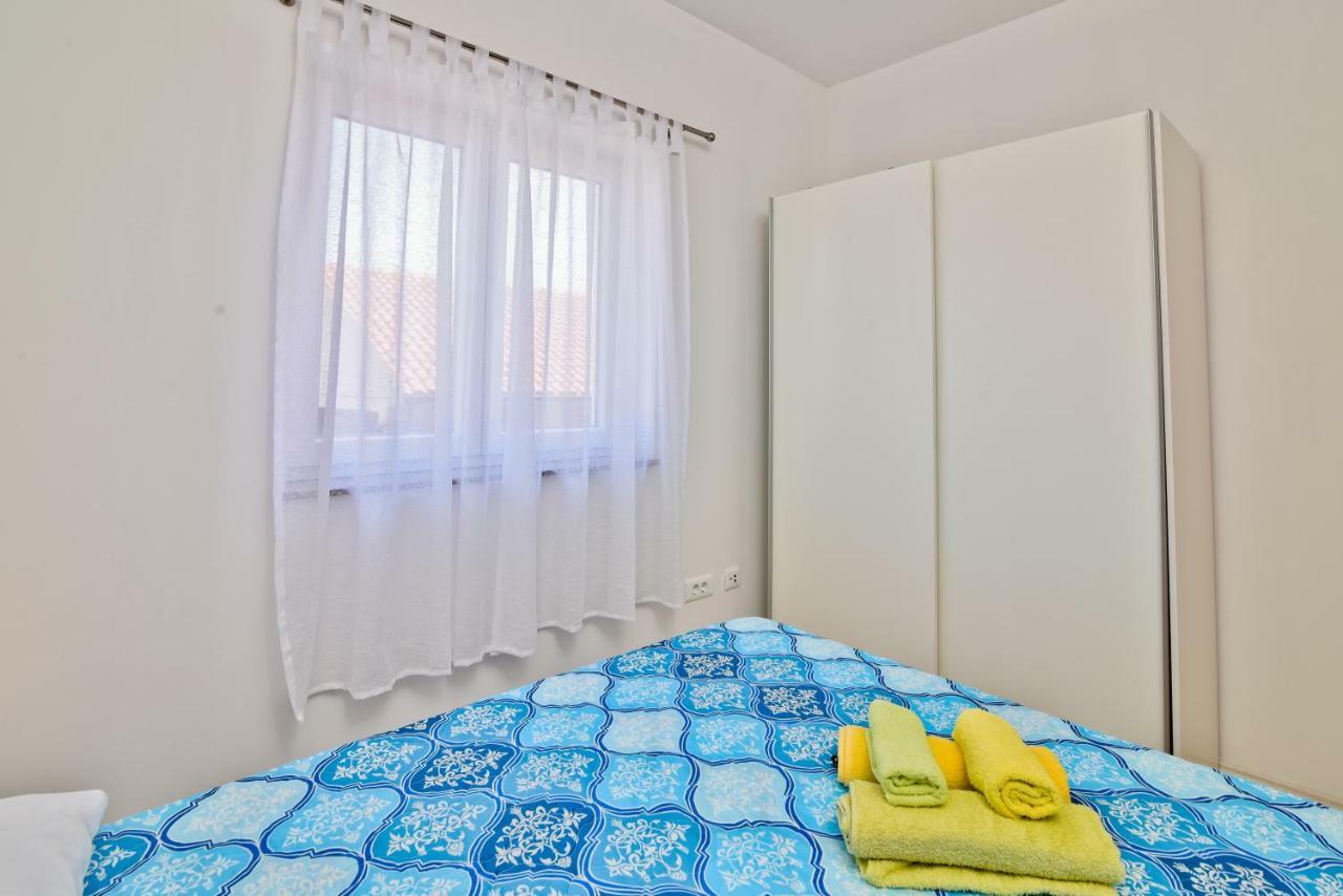 Apartments Mica Vrsi Extérieur photo