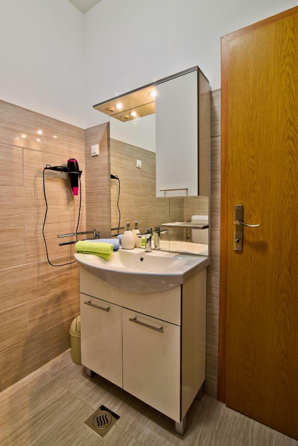 Apartments Mica Vrsi Extérieur photo